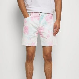 LEVI’S® PRIDE 501® '93 CUT-OFF 7 IN. SHORTS